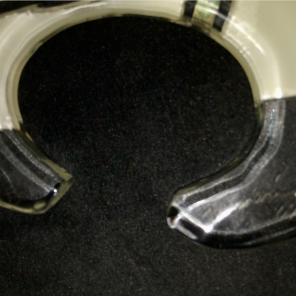 Anne & Frank Vigneri Signed Plexiglass Bracelet - Picture 4 of 8